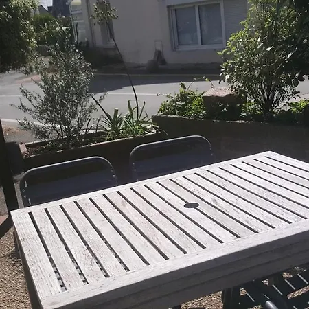 Spacieux A 200 M De La - De L'europe Appartement